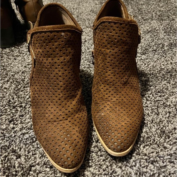 Size 8 brown heel boots - Picture 3 of 4